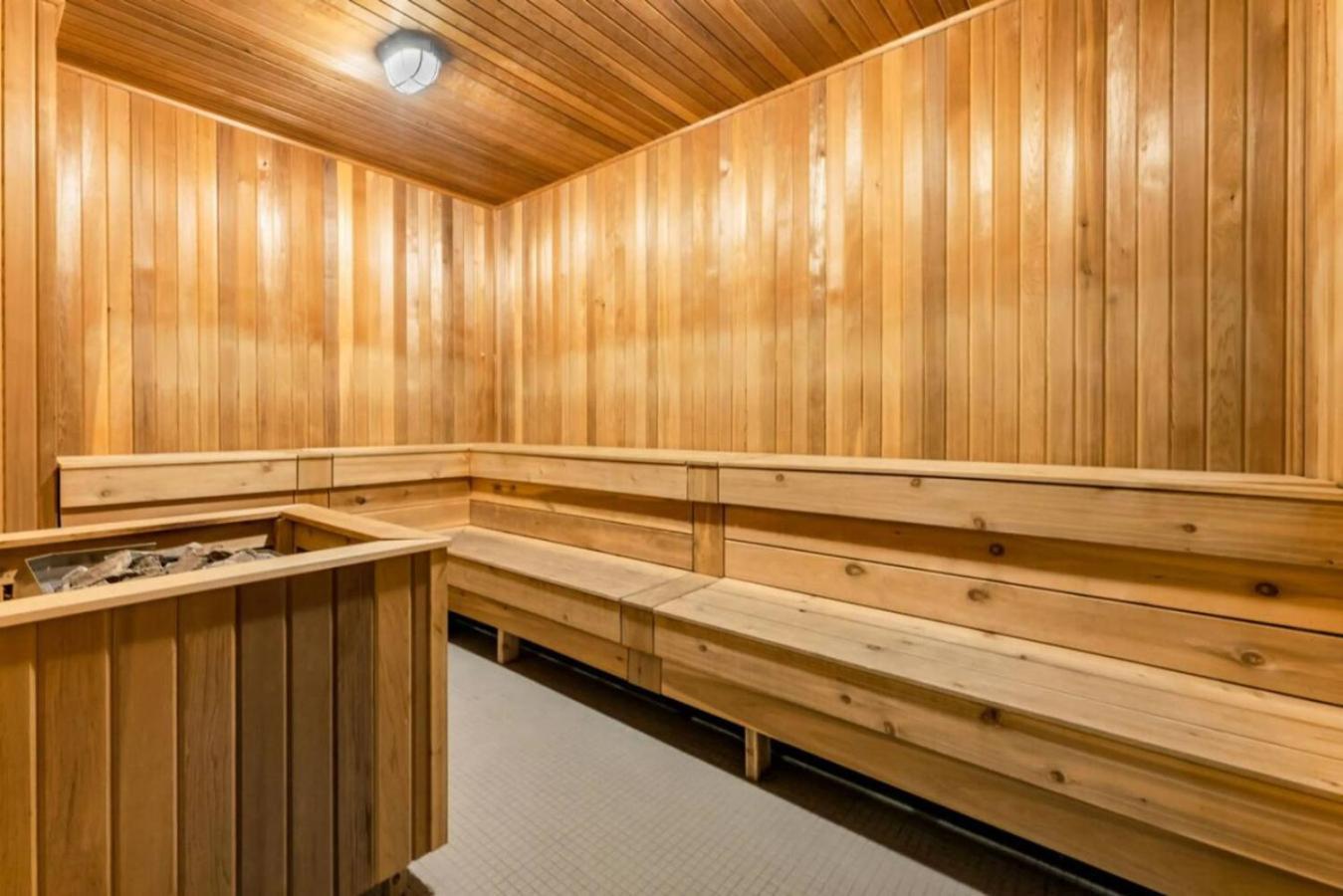 Holiday home Boho 2bdrm Sleeps 6 Near Rogers Mtcc Union Cn Tower