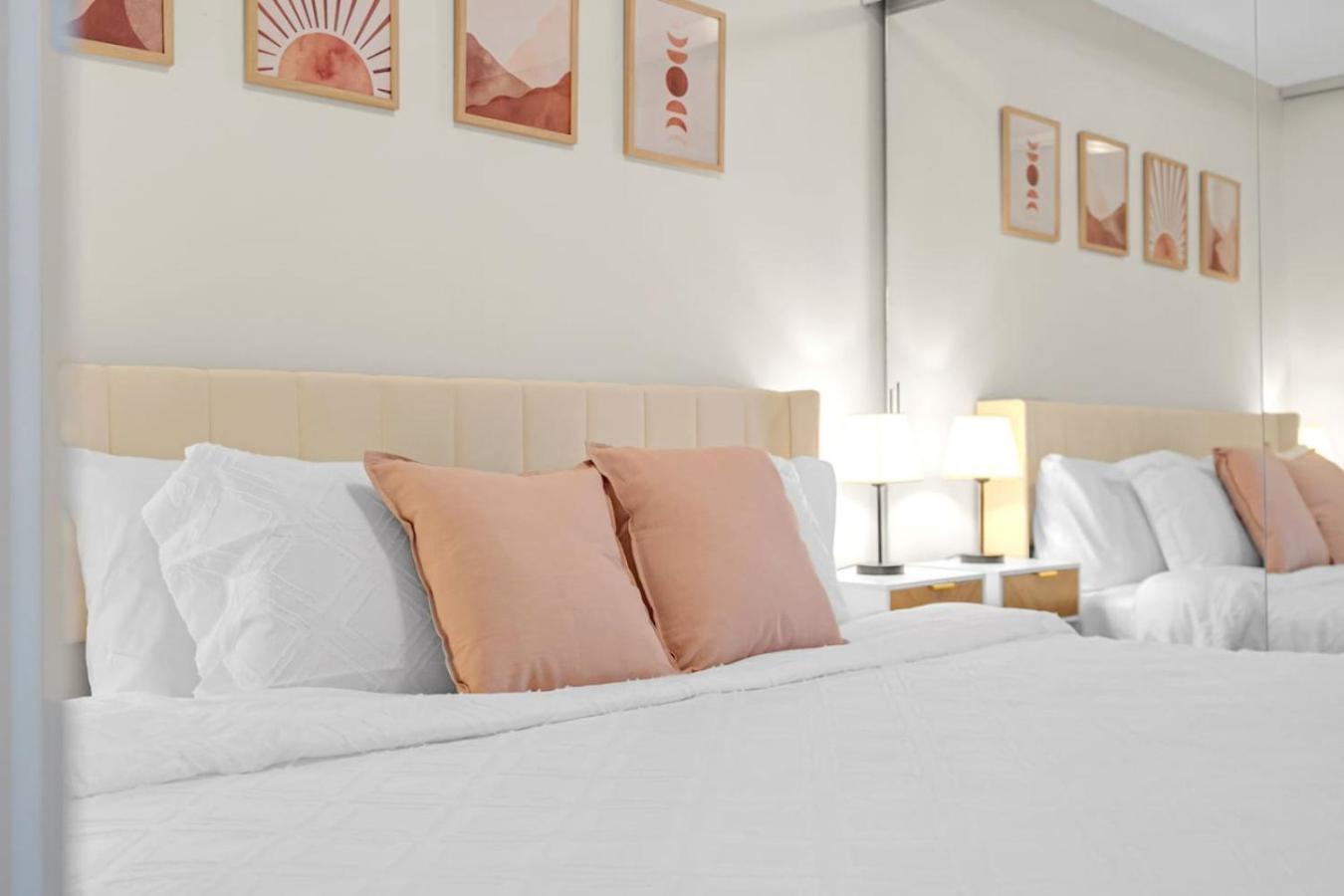 Holiday home Boho 2bdrm Sleeps 6 Near Rogers Mtcc Union Cn Tower *