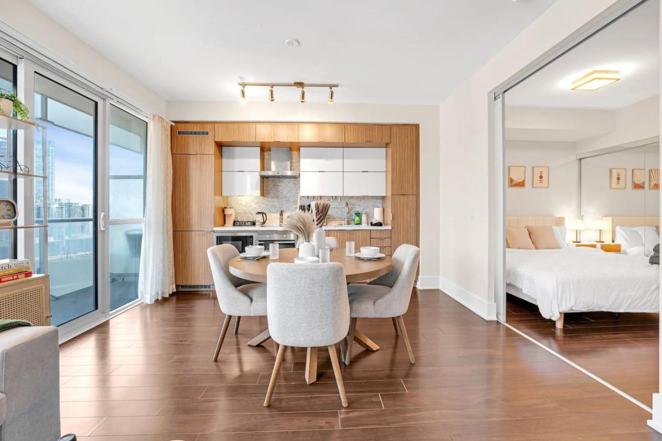 Boho 2bdrm Sleeps 6 Near Rogers Mtcc Union Cn Tower *