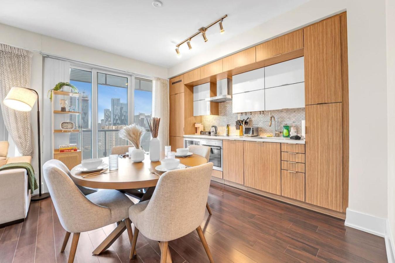 Holiday home Boho 2bdrm Sleeps 6 Near Rogers Mtcc Union Cn Tower