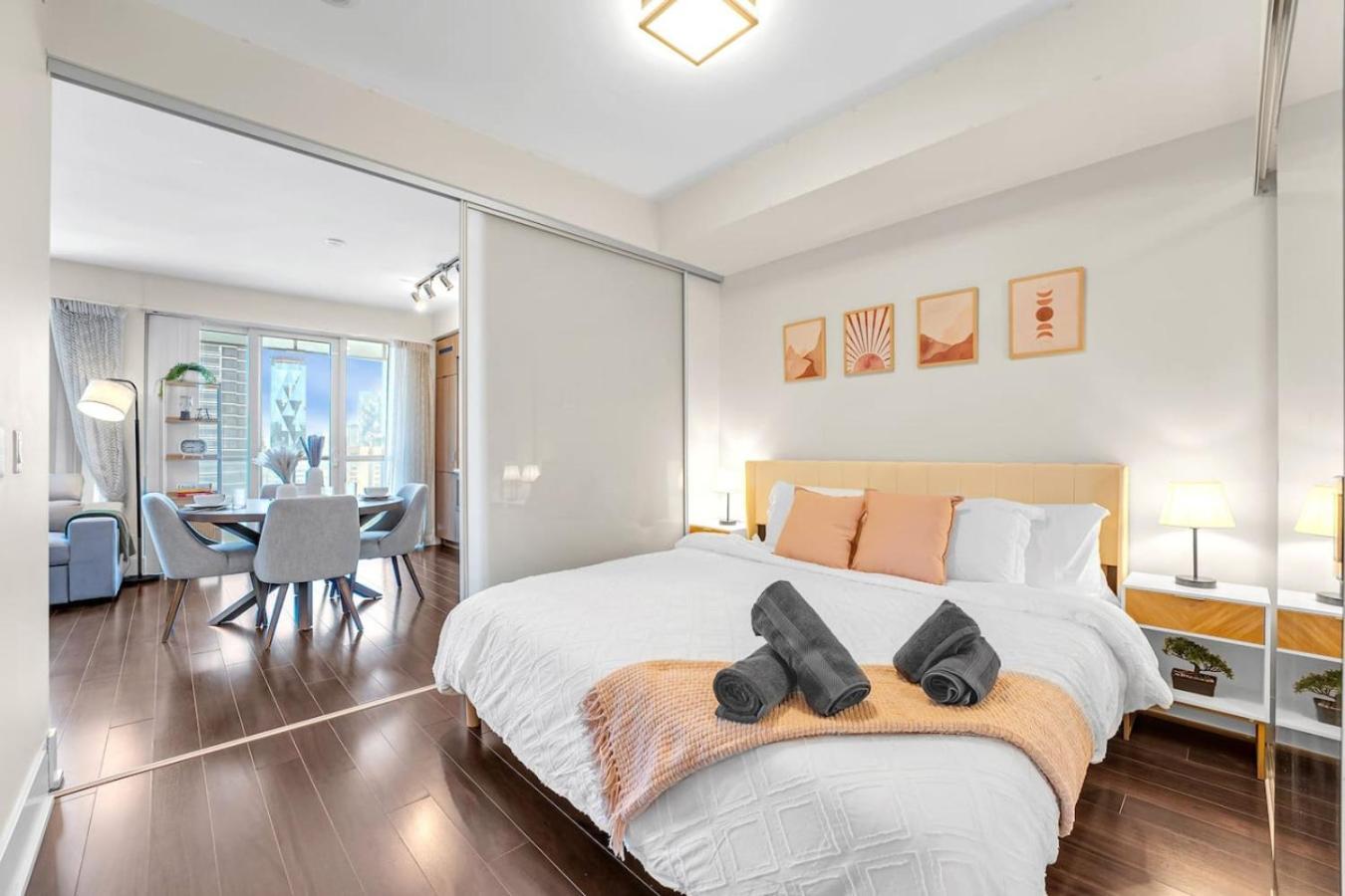 Boho 2bdrm Sleeps 6 Near Rogers Mtcc Union Cn Tower Toronto