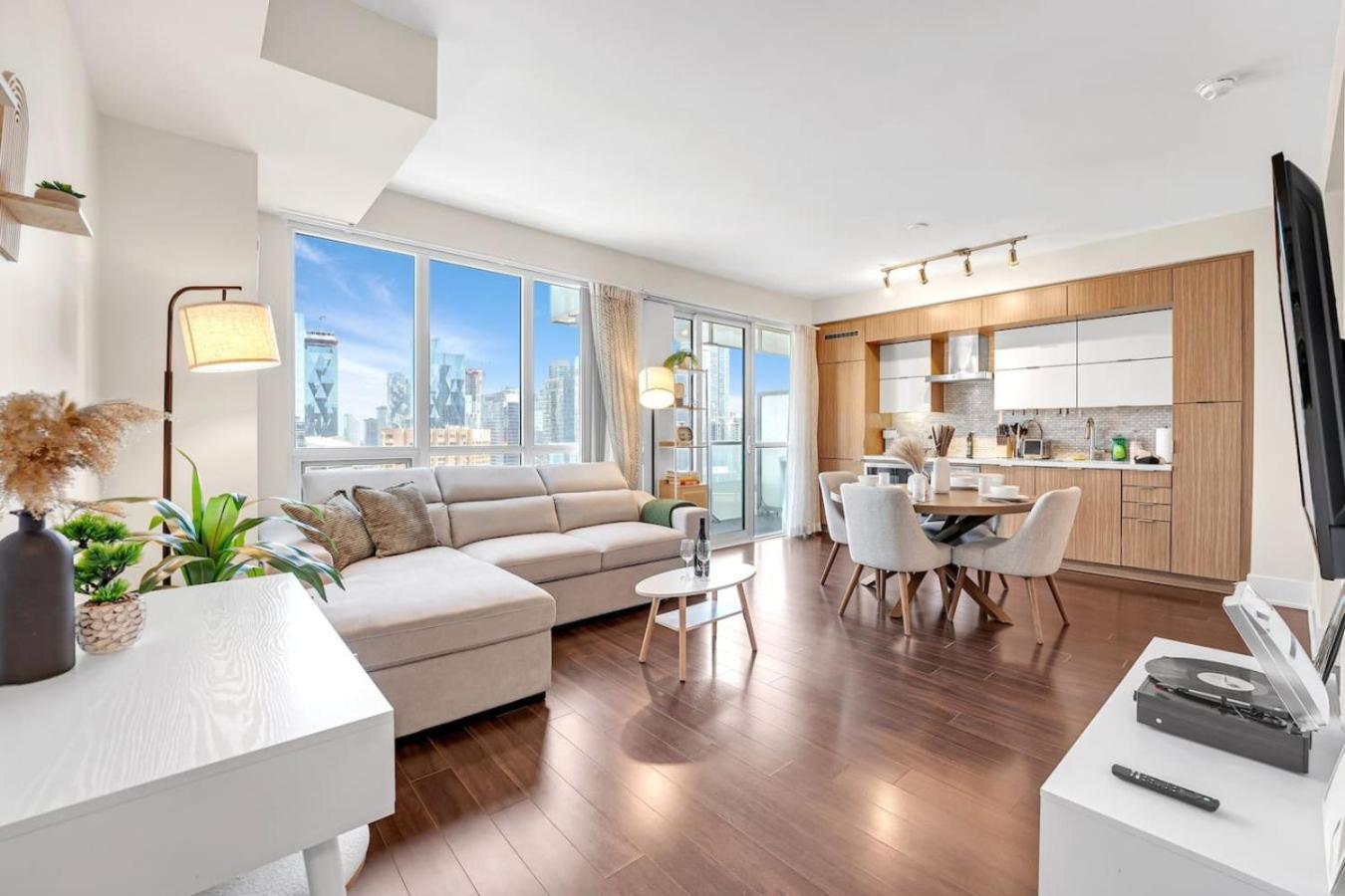 Holiday home Boho 2bdrm Sleeps 6 Near Rogers Mtcc Union Cn Tower