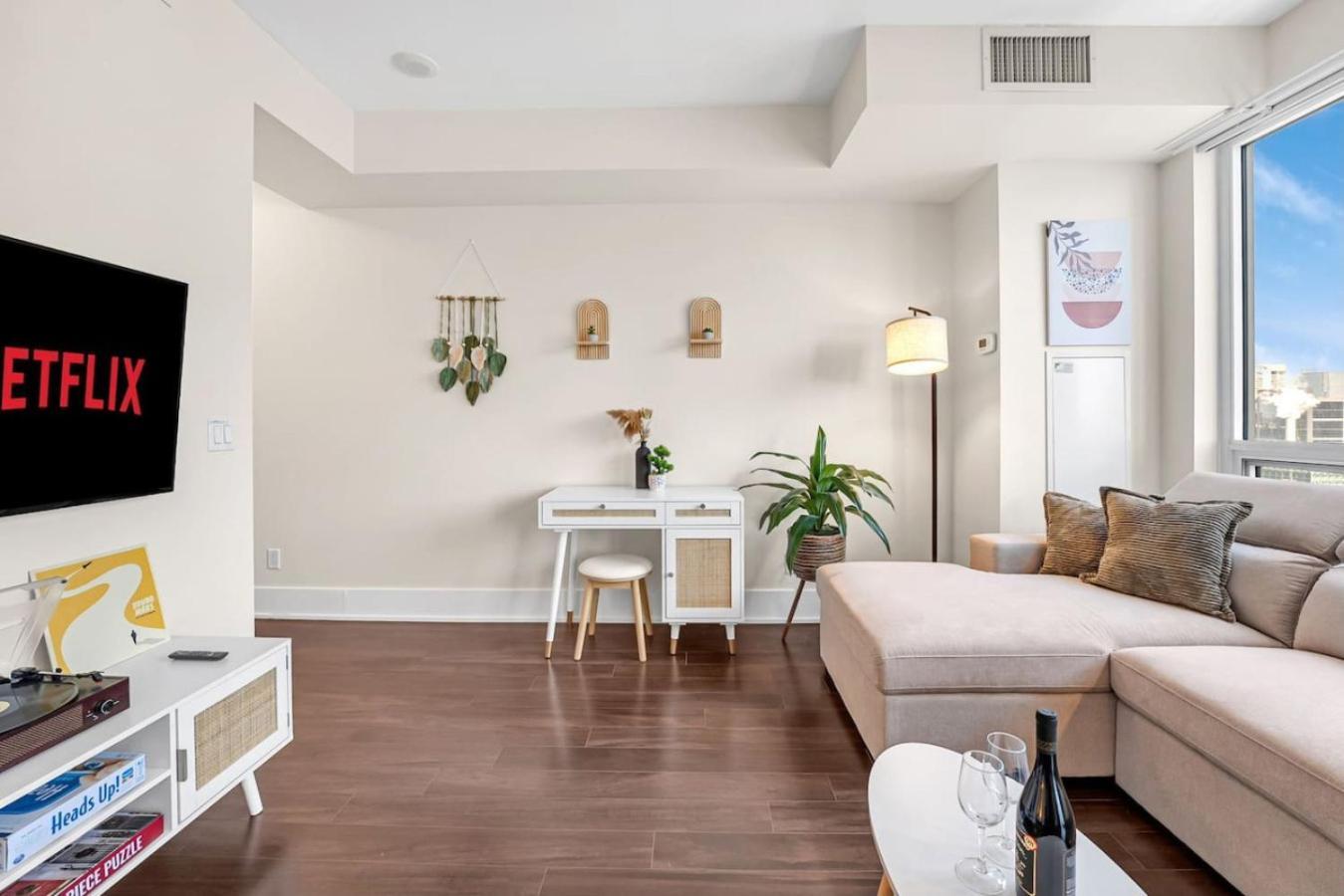Holiday home Boho 2bdrm Sleeps 6 Near Rogers Mtcc Union Cn Tower
